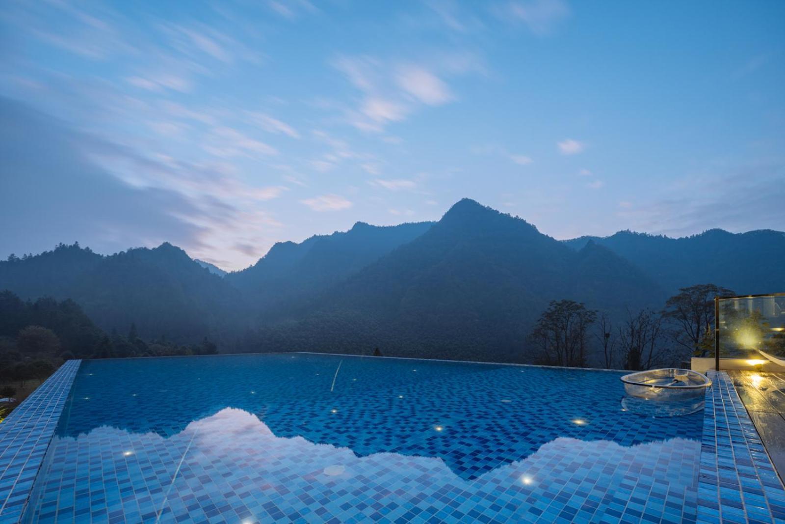 Hilltop House Resort Zhangjiajie Bagian luar foto