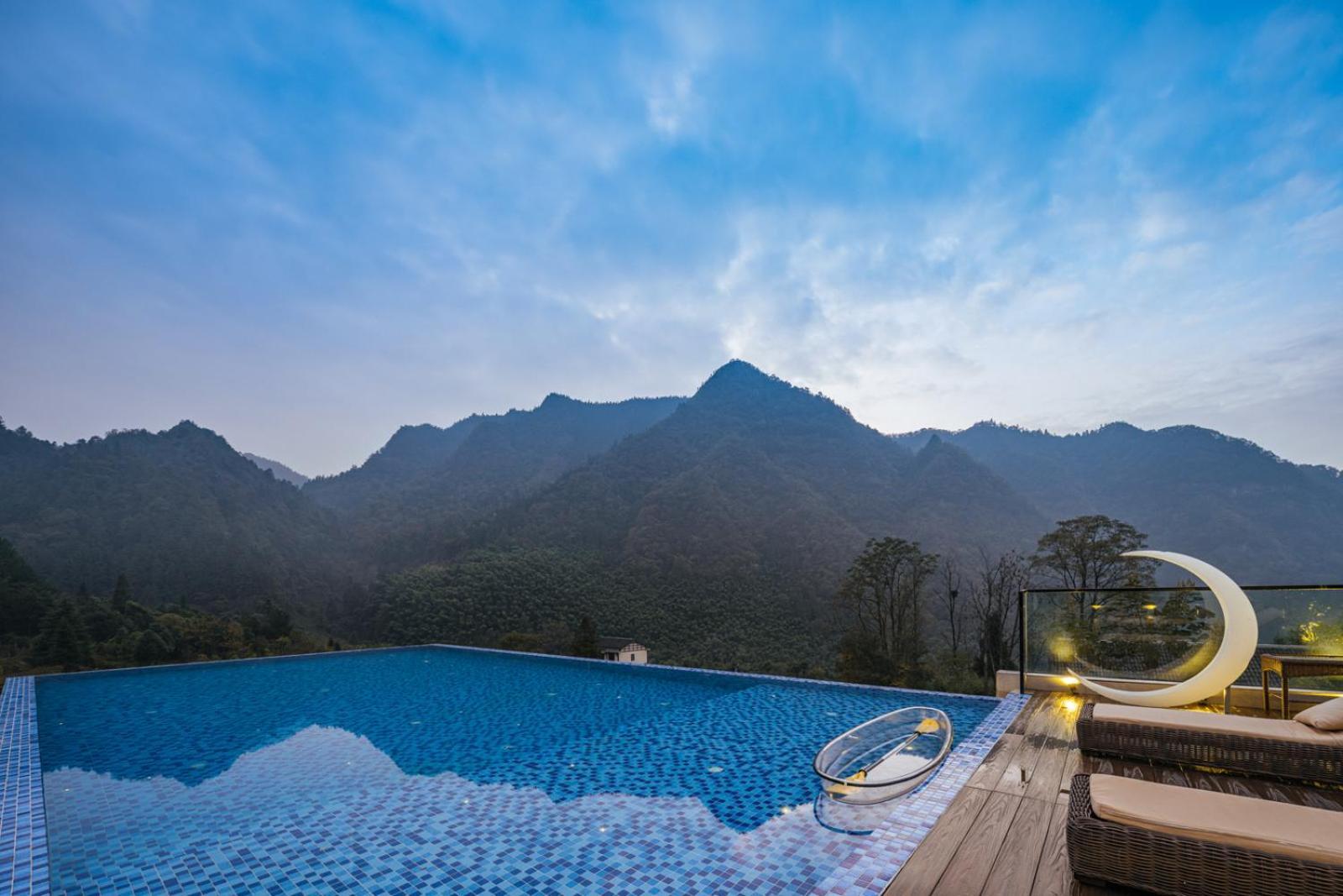 Hilltop House Resort Zhangjiajie Bagian luar foto
