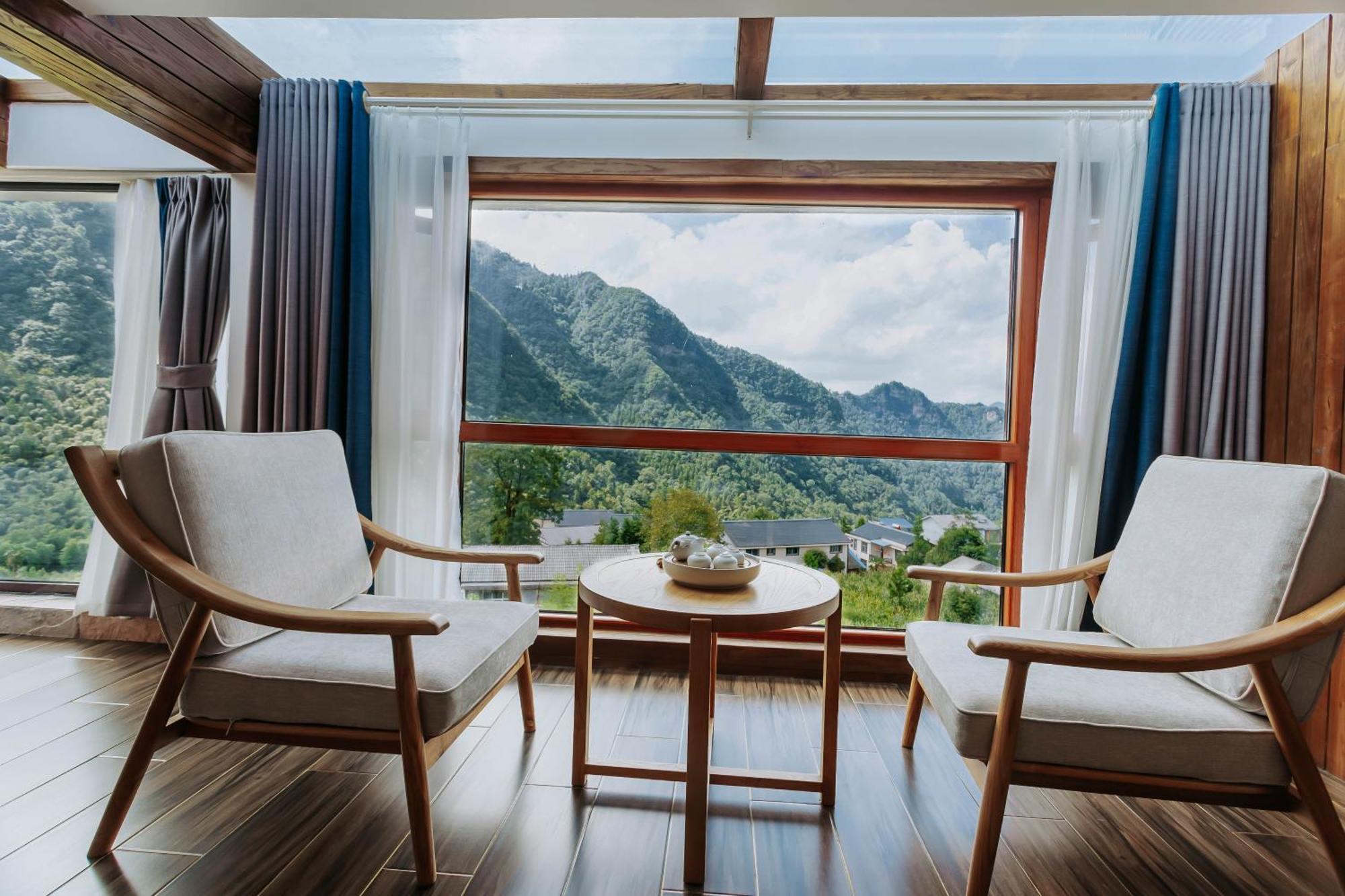 Hilltop House Resort Zhangjiajie Bagian luar foto