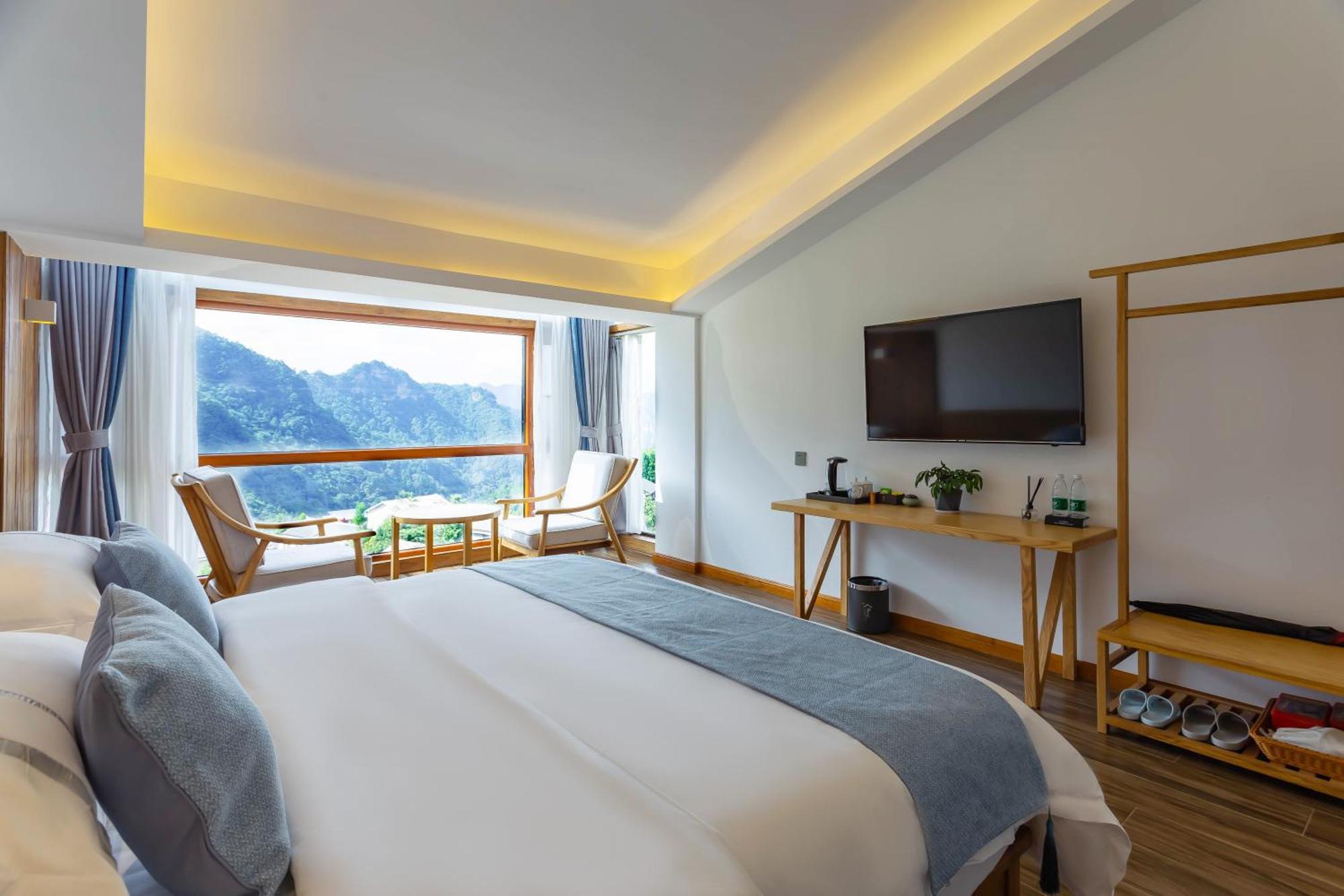 Hilltop House Resort Zhangjiajie Bagian luar foto