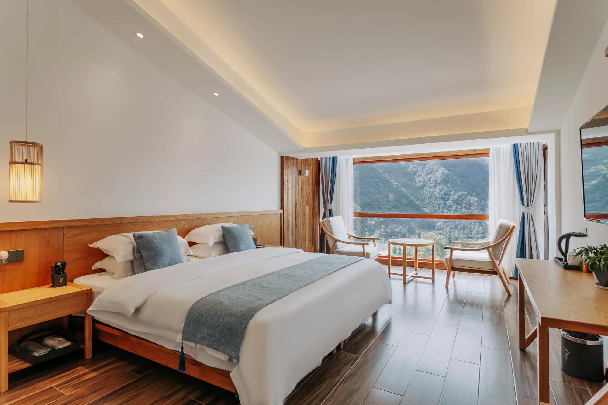 Hilltop House Resort Zhangjiajie Bagian luar foto